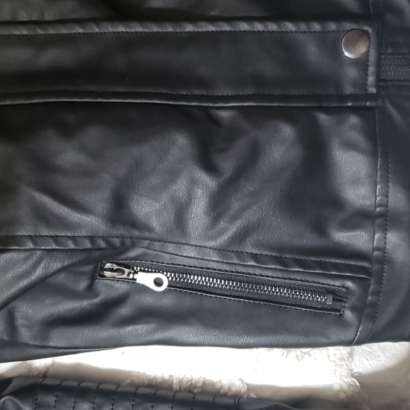 Leather Jacket Black (Size: XS Juniors) - Picture 2 of 9